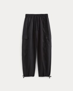 Alternative view of The Cargo Curve Pant in Linen | Black