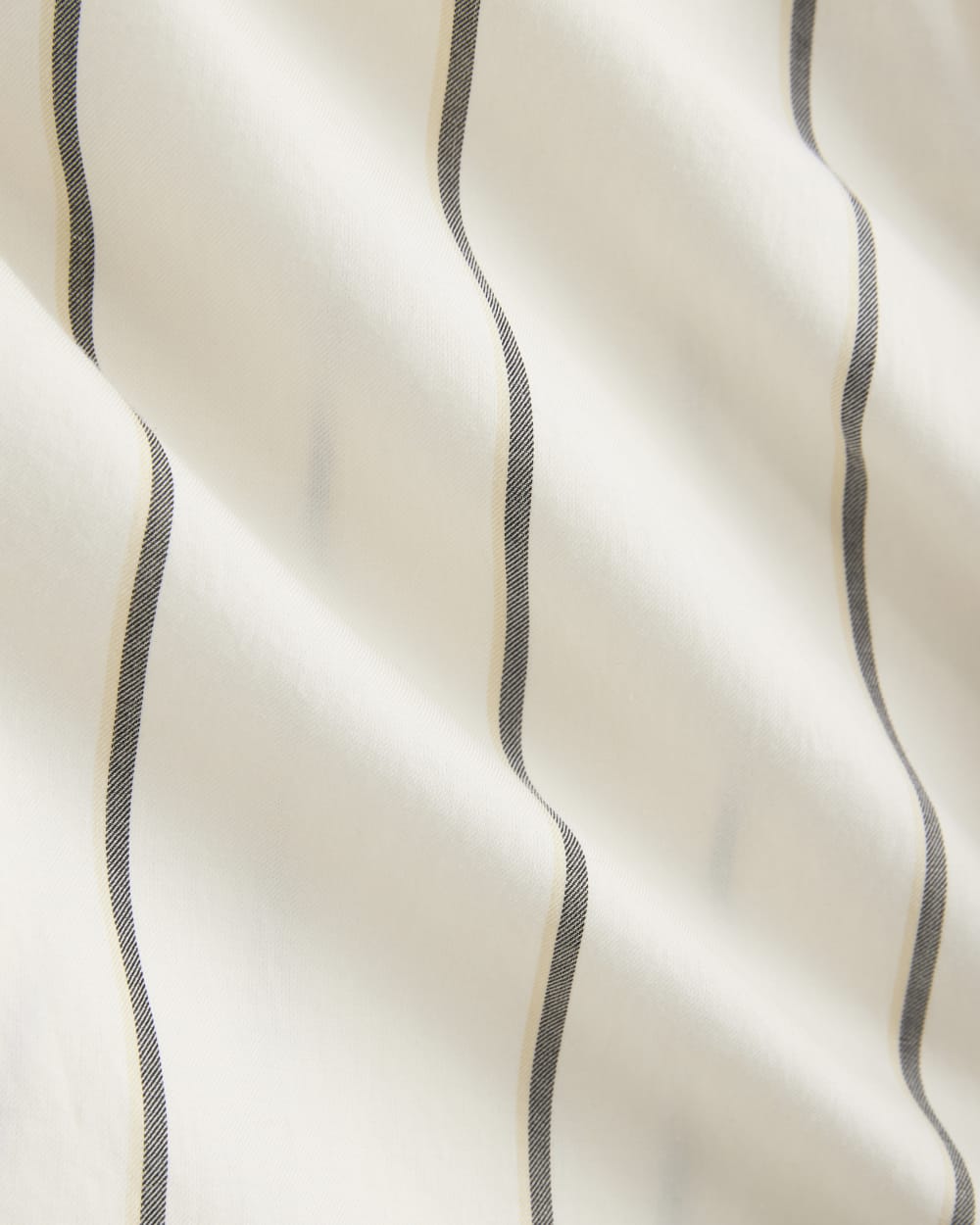 Everyday Shirt in Silky Cotton | Gardenia/Meteorite - Image 7
