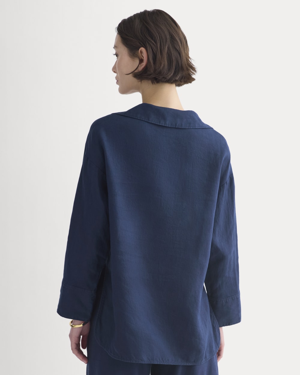 Popover Shirt in Linen | Navy - Image 5