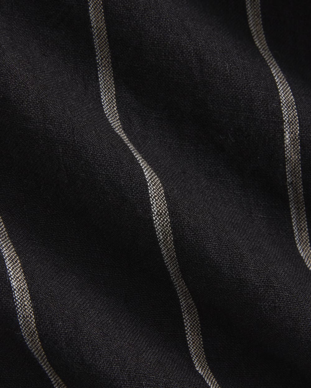 Popover Shirt in Linen | Black - Image 6