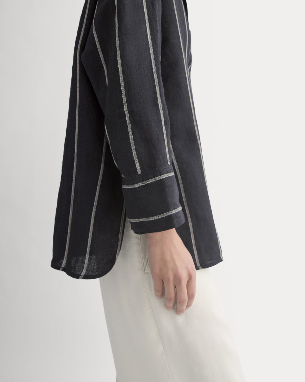 Popover Shirt in Linen | Black - Image 4