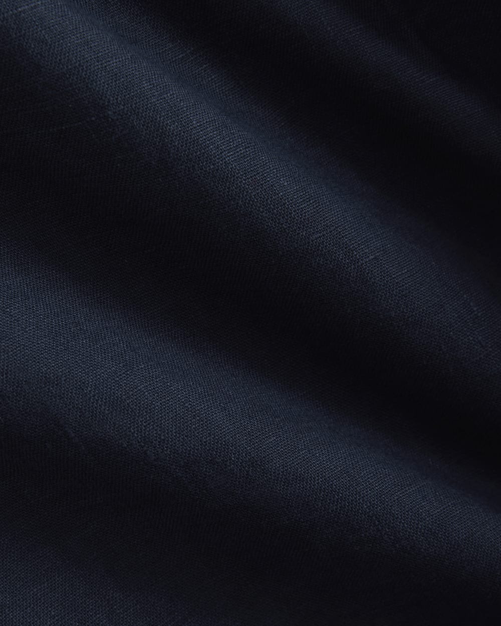 The Boxy Shirt in Linen | Navy - Image 6