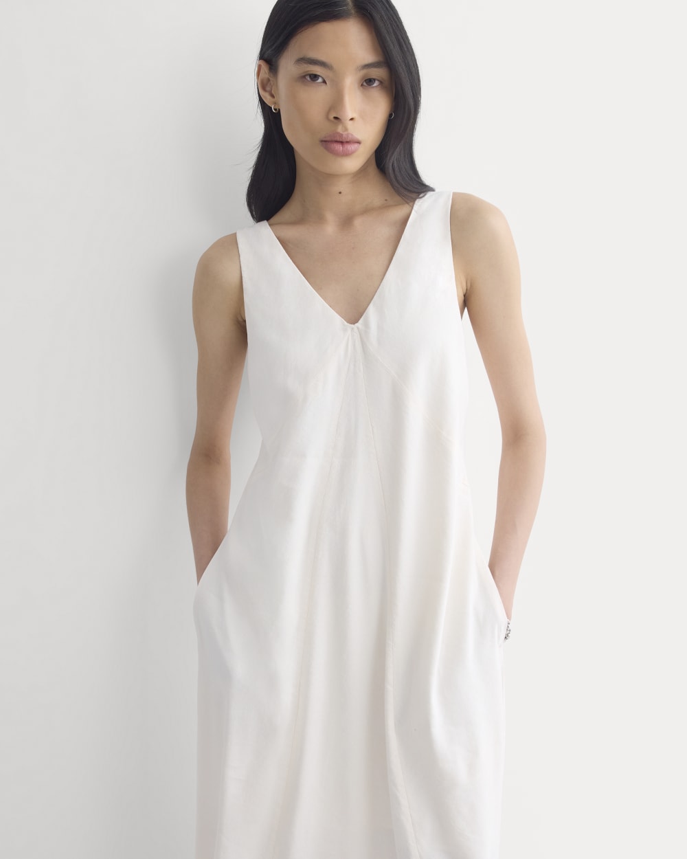 Deep V Seamed Dress in Stretch Linen | Bone - Image 3