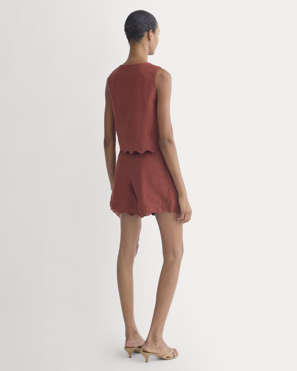 Tie-Front Scallop Tank in Linen | Henna Red - Image 5