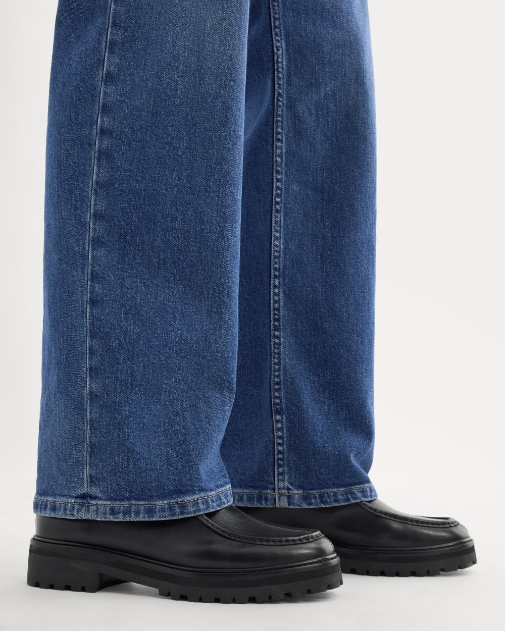 Leather Lug Chukka | Black - Image 2