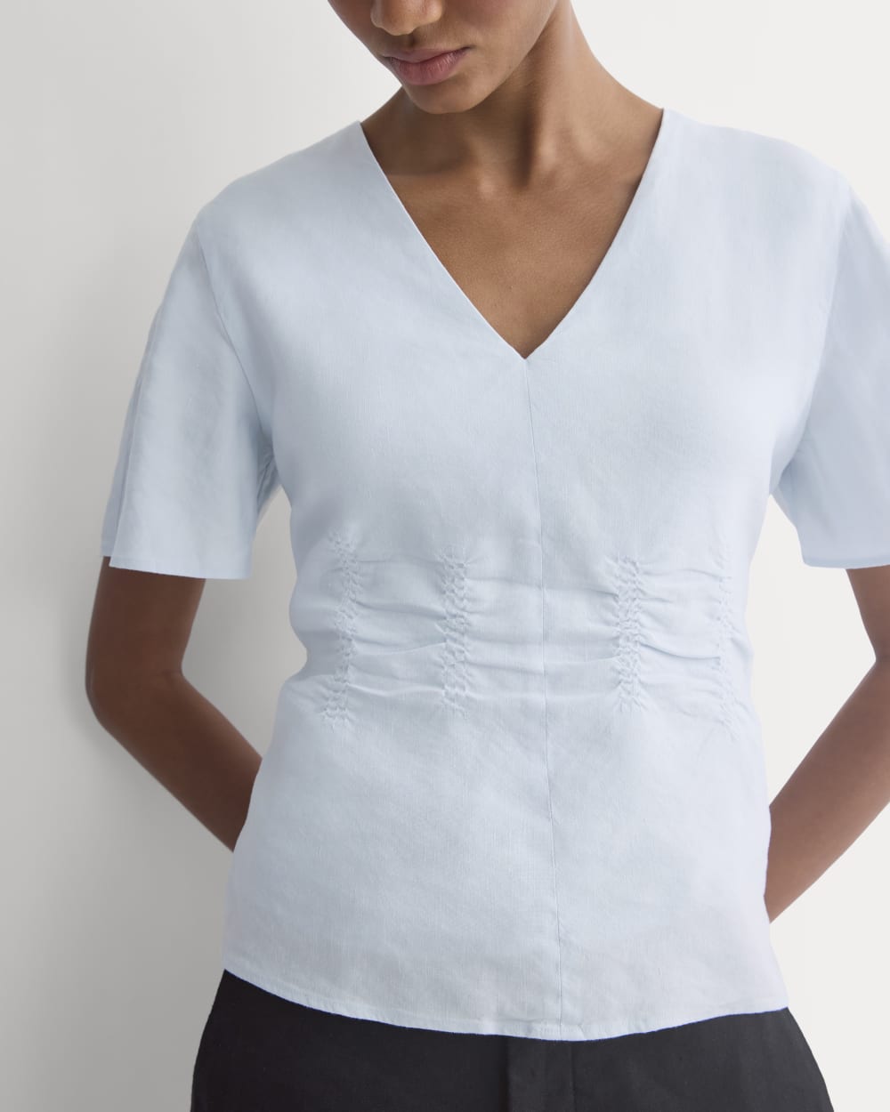 Cinched Top in Stretch Linen | Skywriting - Image 4