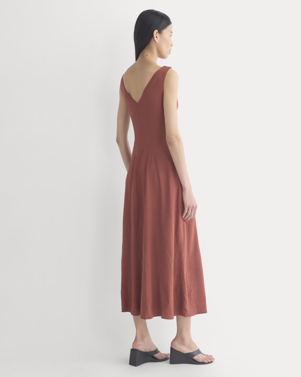 Deep V Seamed Dress in Stretch Linen | Henna Red - Image 2