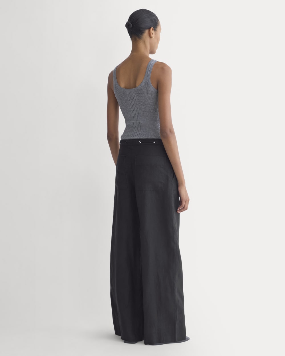 Wide-Leg Drawstring Pant in Linen | Black - Image 5