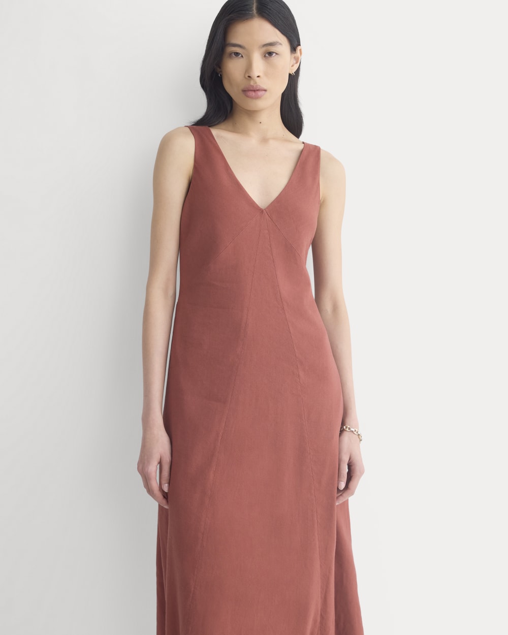 Deep V Seamed Dress in Stretch Linen | Henna Red - Image 3