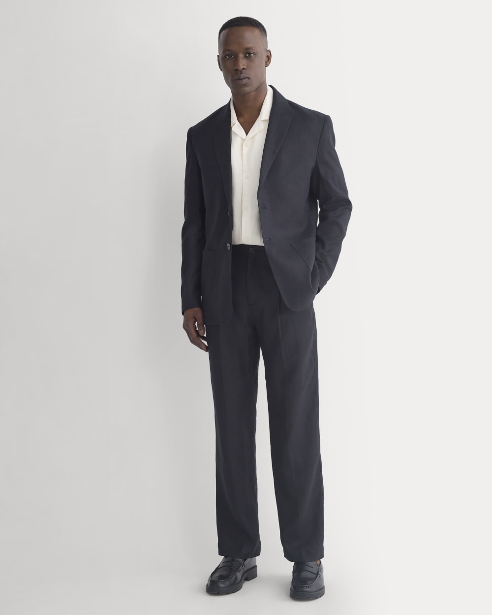 Soyeux Linen Pleated Trouser | Black - Image 2