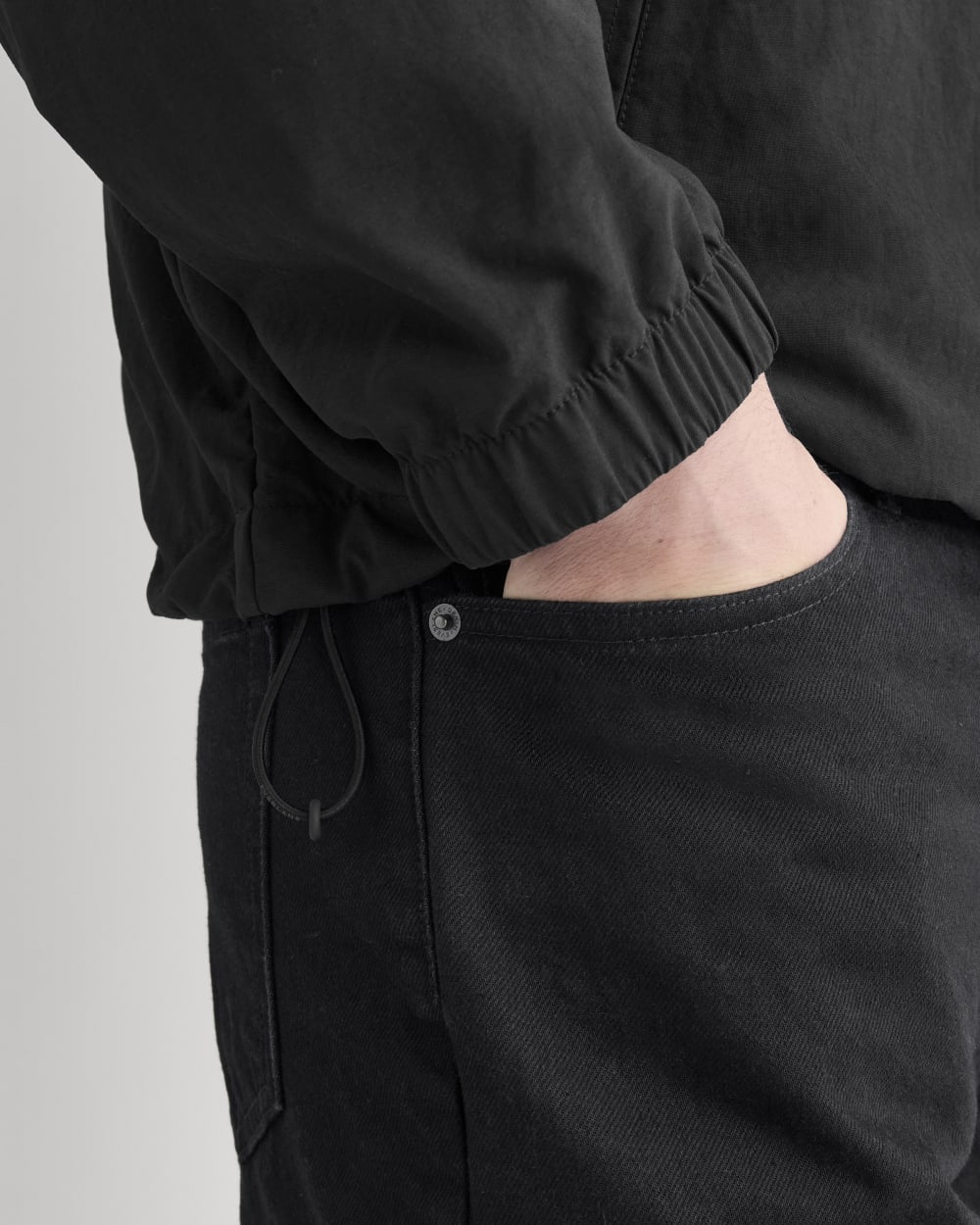 Re:Cycled Nylon Windbreaker | Black - Image 5