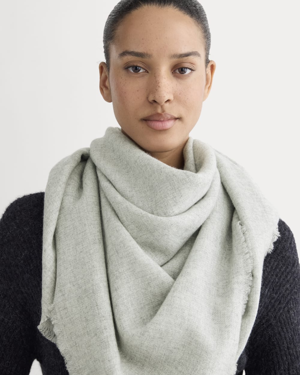 The Cashmere Feather Scarf | Heathered Grey - Image 3