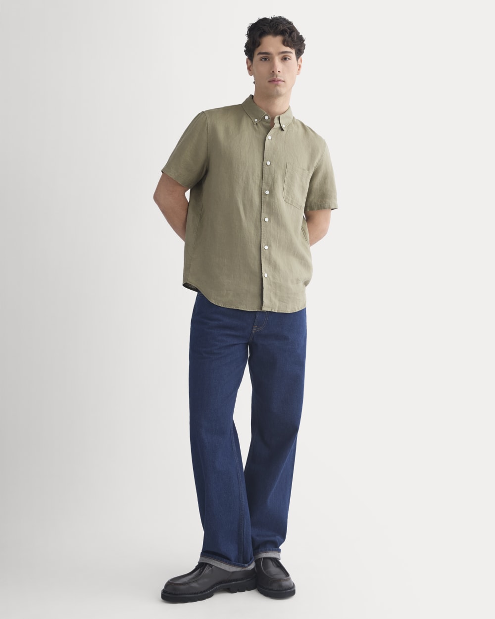 The Classic Short-Sleeve Shirt in Linen | Overland - Image 4