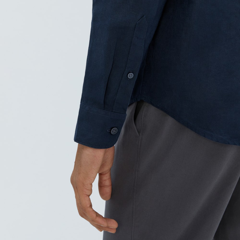 The Classic Shirt in Linen | Deep Navy - Image 6