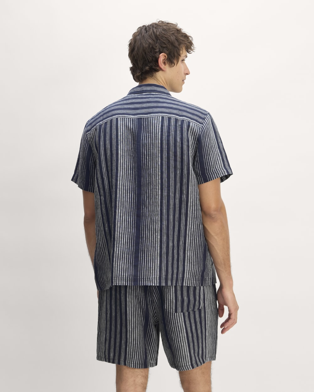 The Resort Shirt in Linen | Navy / Bone - Image 6