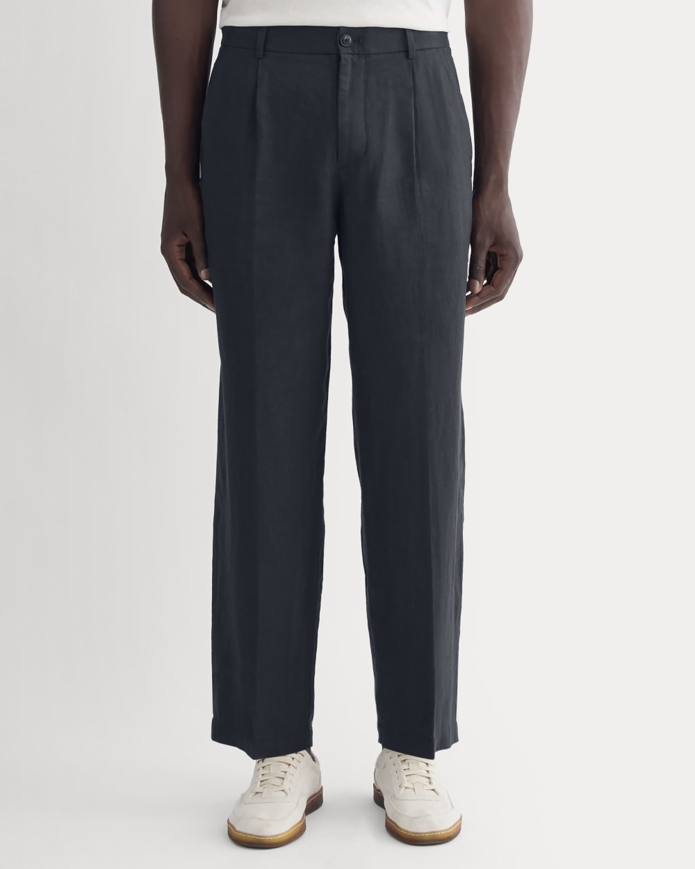 The Linen Pleated Trouser | Navy - Image 3