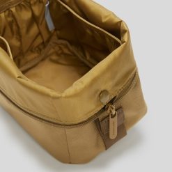 Alternative view of The ReNew Transit Catch-All Case | Nutria / Beech
