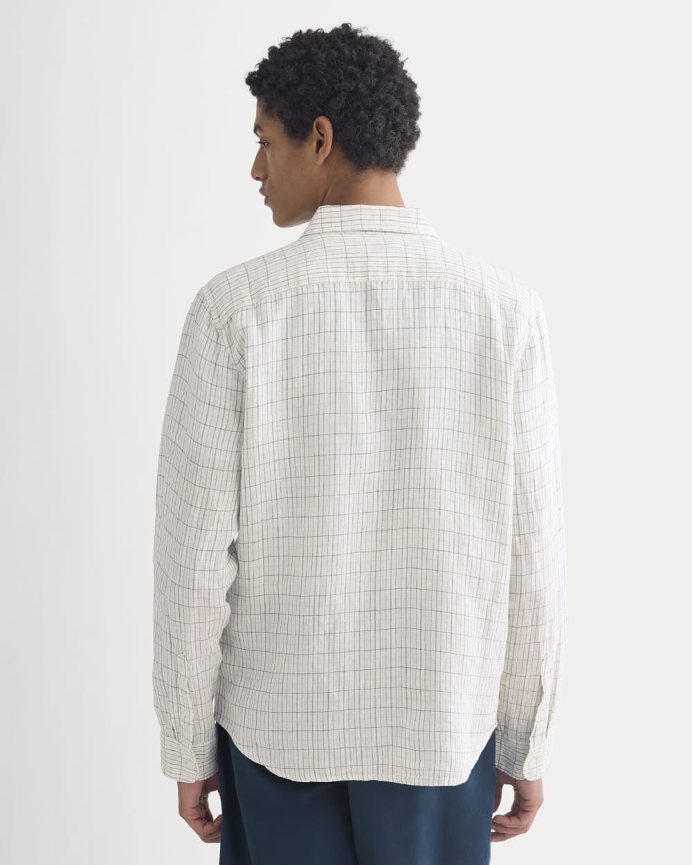 The Classic Shirt in Linen | Bone Plaid - Image 5