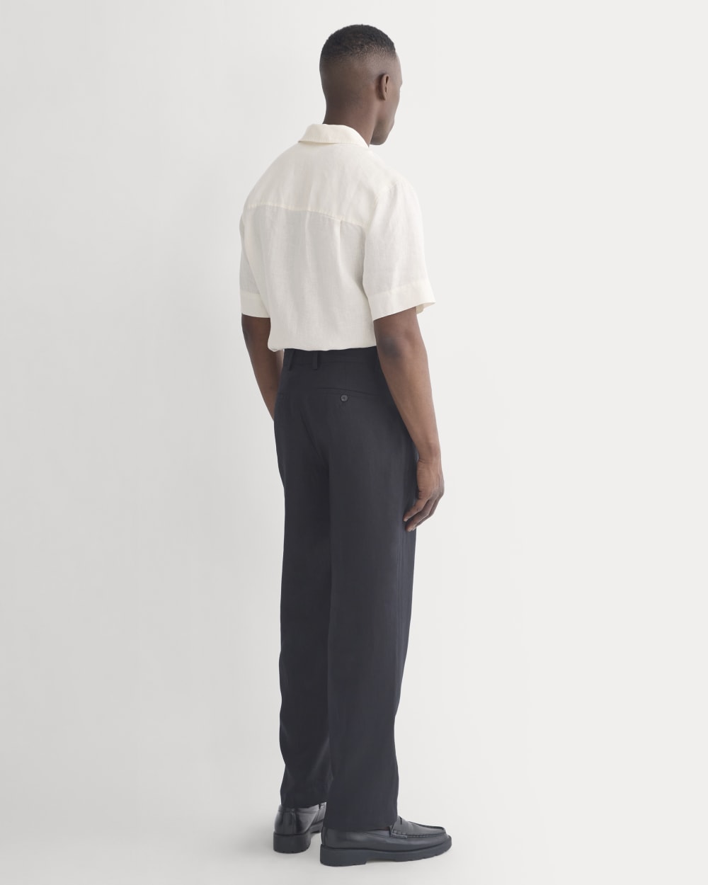 Soyeux Linen Pleated Trouser | Black - Image 6