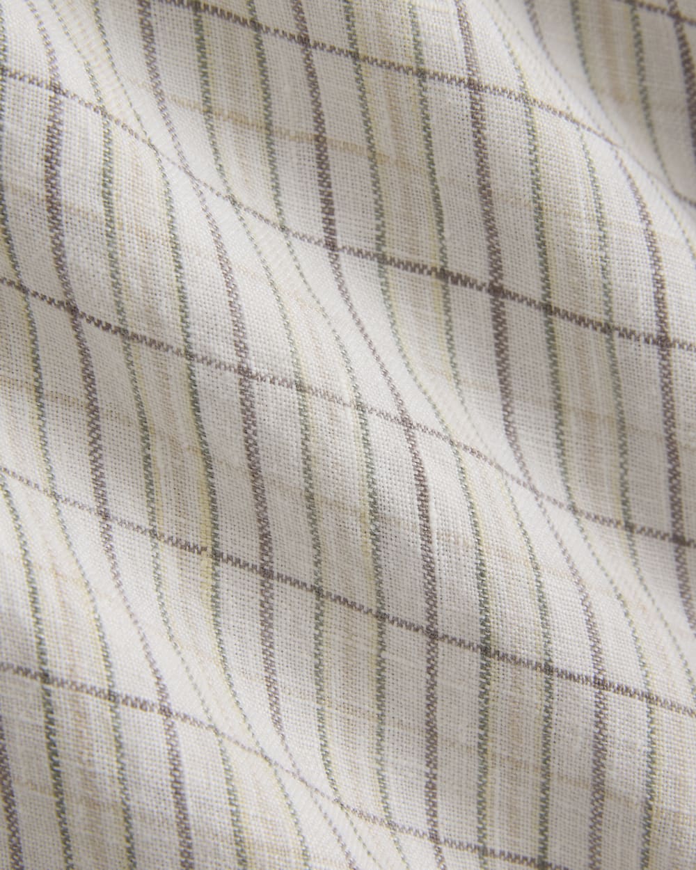 The Classic Shirt in Linen | Bone Plaid - Image 6