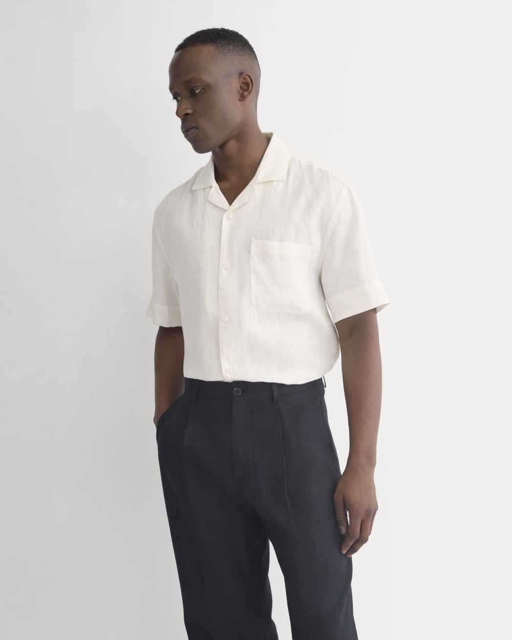 Soyeux Linen Pleated Trouser | Black - Image 5