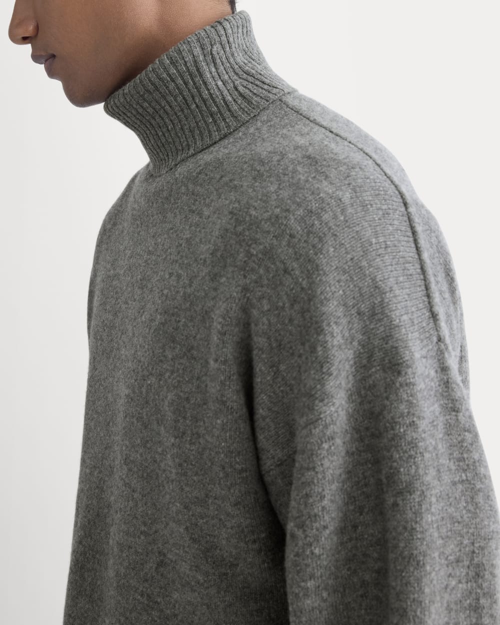 Luxe Merino Relaxed Turtleneck | Heathered Charcoal - Image 4